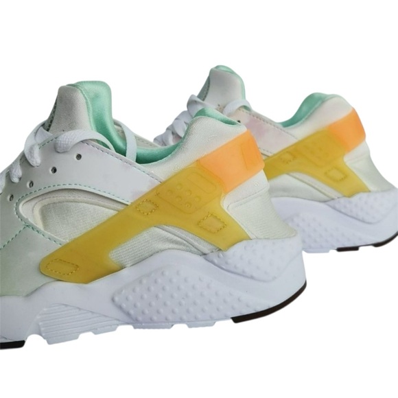 NIKE HUARACHE RUN WHITE MULTICOLOR - 8.5 WOMEN’S - Style FJ7715-171 - Picture 3 of 7
